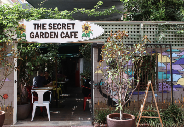 Demonstration of a change of land use to cafe